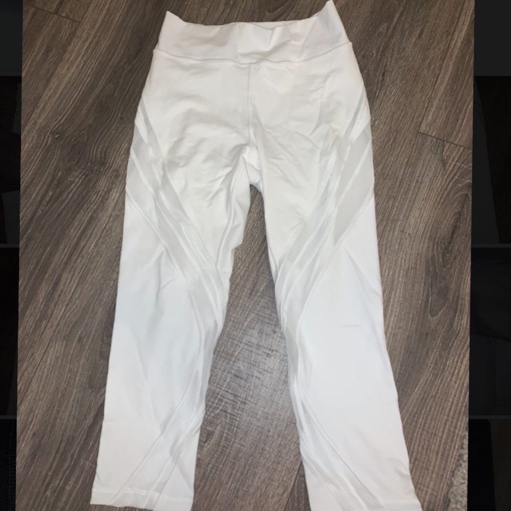 LULU LEMON White cropped pants